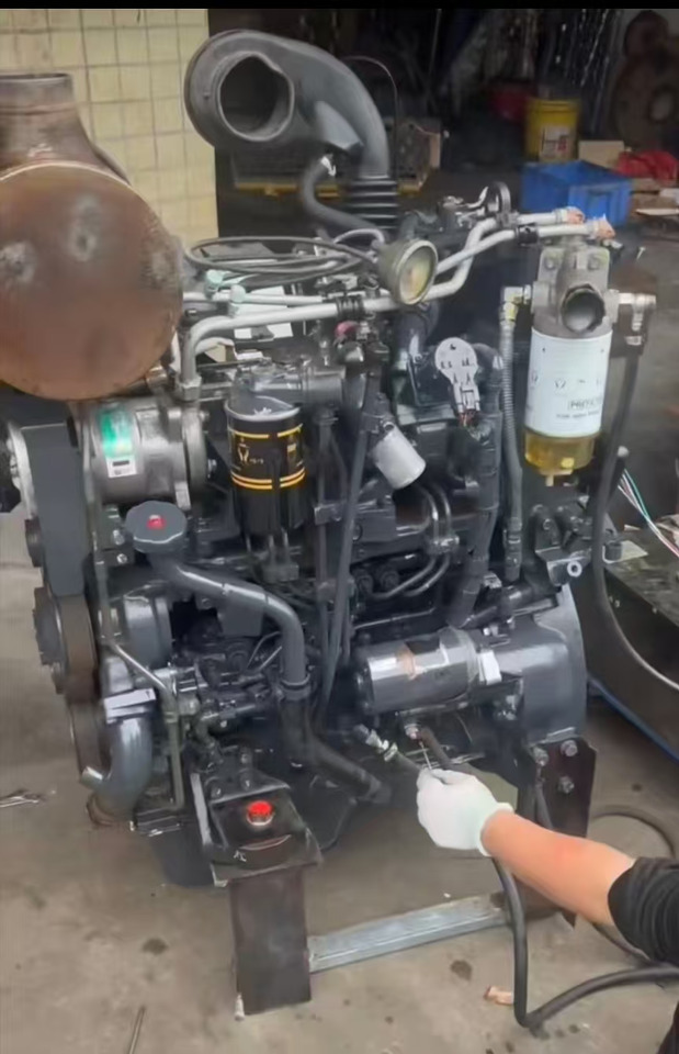 KOMATSU 4D95LE-6 - מנוע עבור מחפר: תמונה 5 KOMATSU 4D95LE-6 - מנוע עבור מחפר: תמונה 5