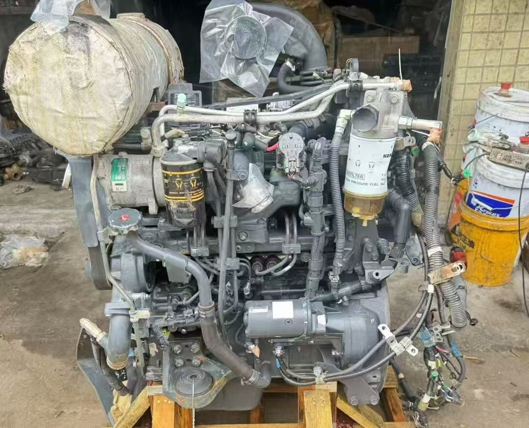 KOMATSU 4D95LE-6 - מנוע עבור מחפר: תמונה 2 KOMATSU 4D95LE-6 - מנוע עבור מחפר: תמונה 2