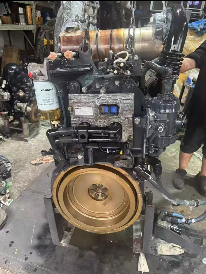 KOMATSU 4D95LE-6 - מנוע עבור מחפר: תמונה 3 KOMATSU 4D95LE-6 - מנוע עבור מחפר: תמונה 3