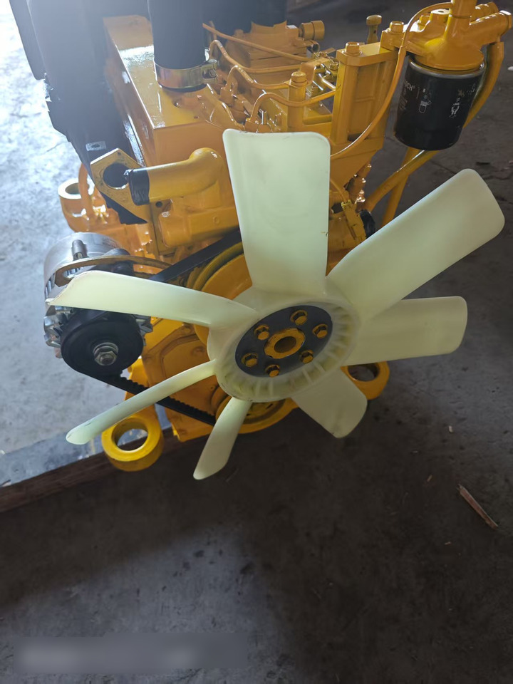 KOMATSU 4D95LE - מנוע עבור מחפר: תמונה 1 KOMATSU 4D95LE - מנוע עבור מחפר: תמונה 1