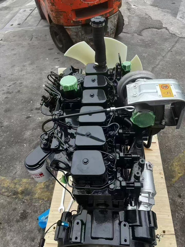 KOMATSU 6D102E - מנוע עבור מחפר: תמונה 2 KOMATSU 6D102E - מנוע עבור מחפר: תמונה 2