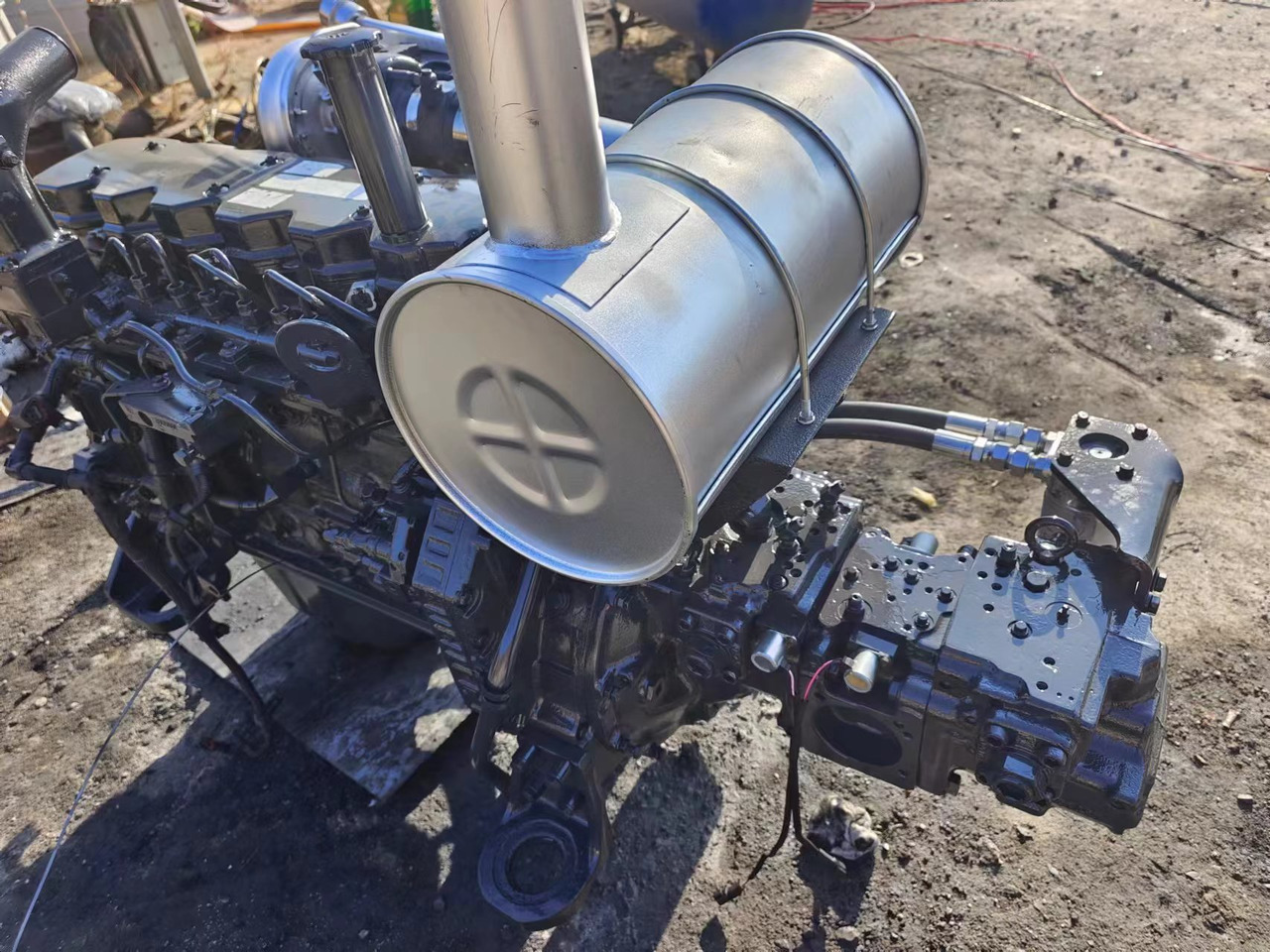 KOMATSU 6D107E-1 - מנוע עבור מחפר: תמונה 3 KOMATSU 6D107E-1 - מנוע עבור מחפר: תמונה 3