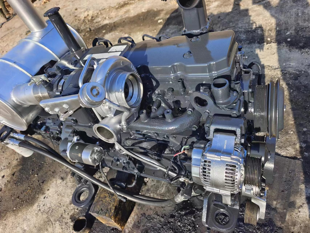 KOMATSU 6D107E-1 - מנוע עבור מחפר: תמונה 3 KOMATSU 6D107E-1 - מנוע עבור מחפר: תמונה 3