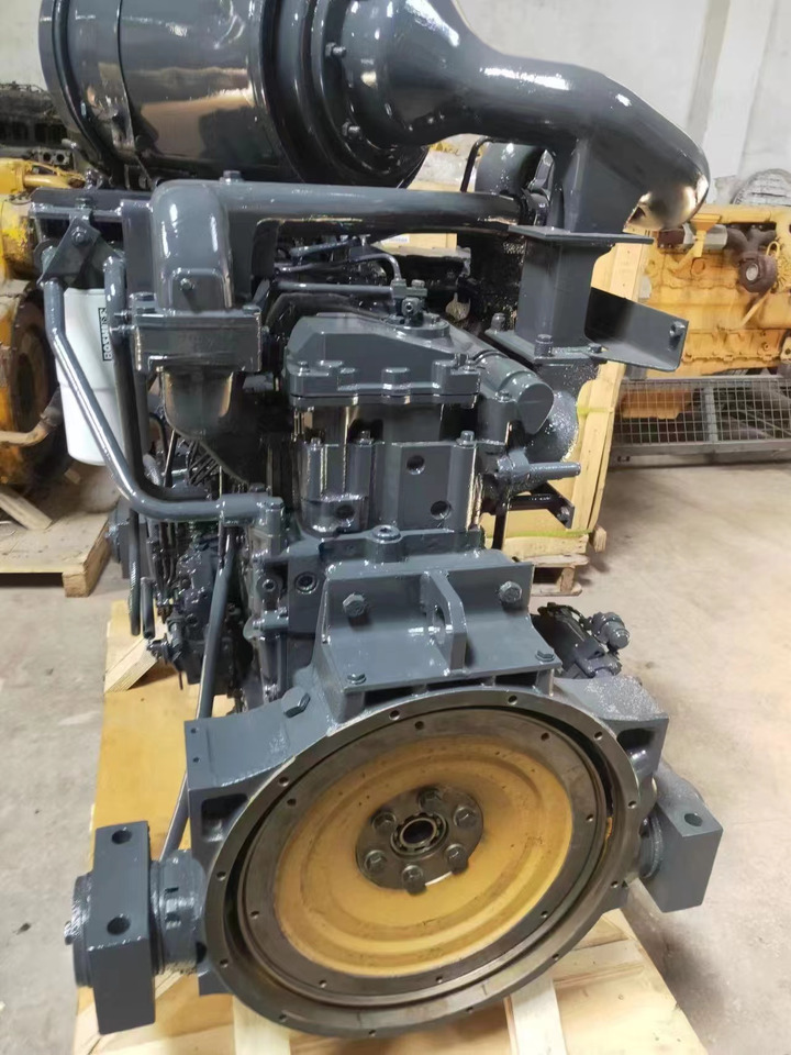 KOMATSU 6D125E - מנוע עבור מחפר: תמונה 4 KOMATSU 6D125E - מנוע עבור מחפר: תמונה 4