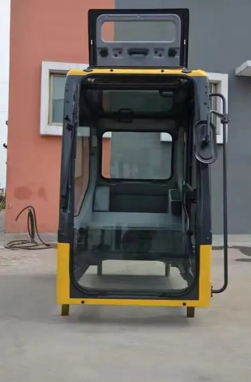 KOMATSU pc200-7 - תא עבור מחפר: תמונה 2 KOMATSU pc200-7 - תא עבור מחפר: תמונה 2