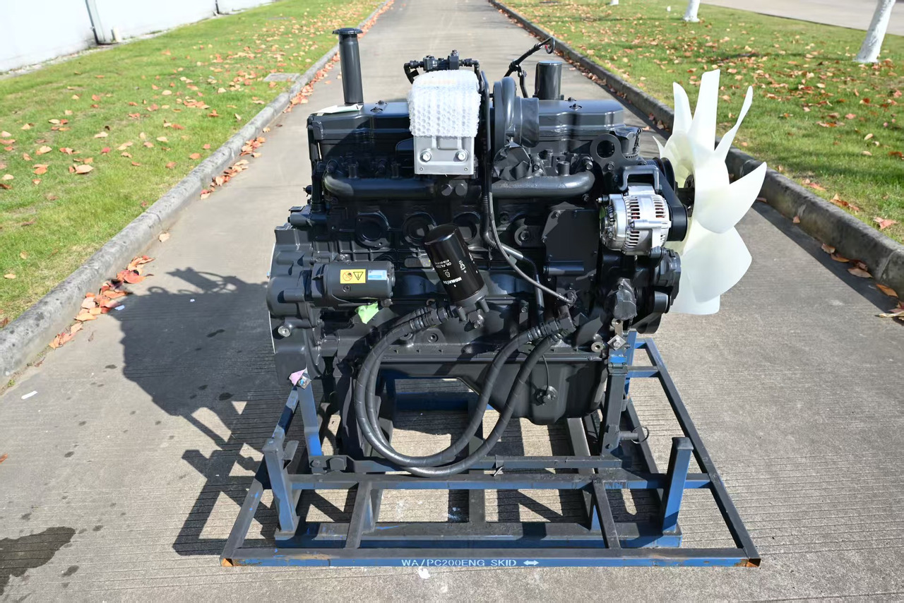 Komatsu SAA6D107E-1 - מנוע עבור מחפר: תמונה 1 Komatsu SAA6D107E-1 - מנוע עבור מחפר: תמונה 1