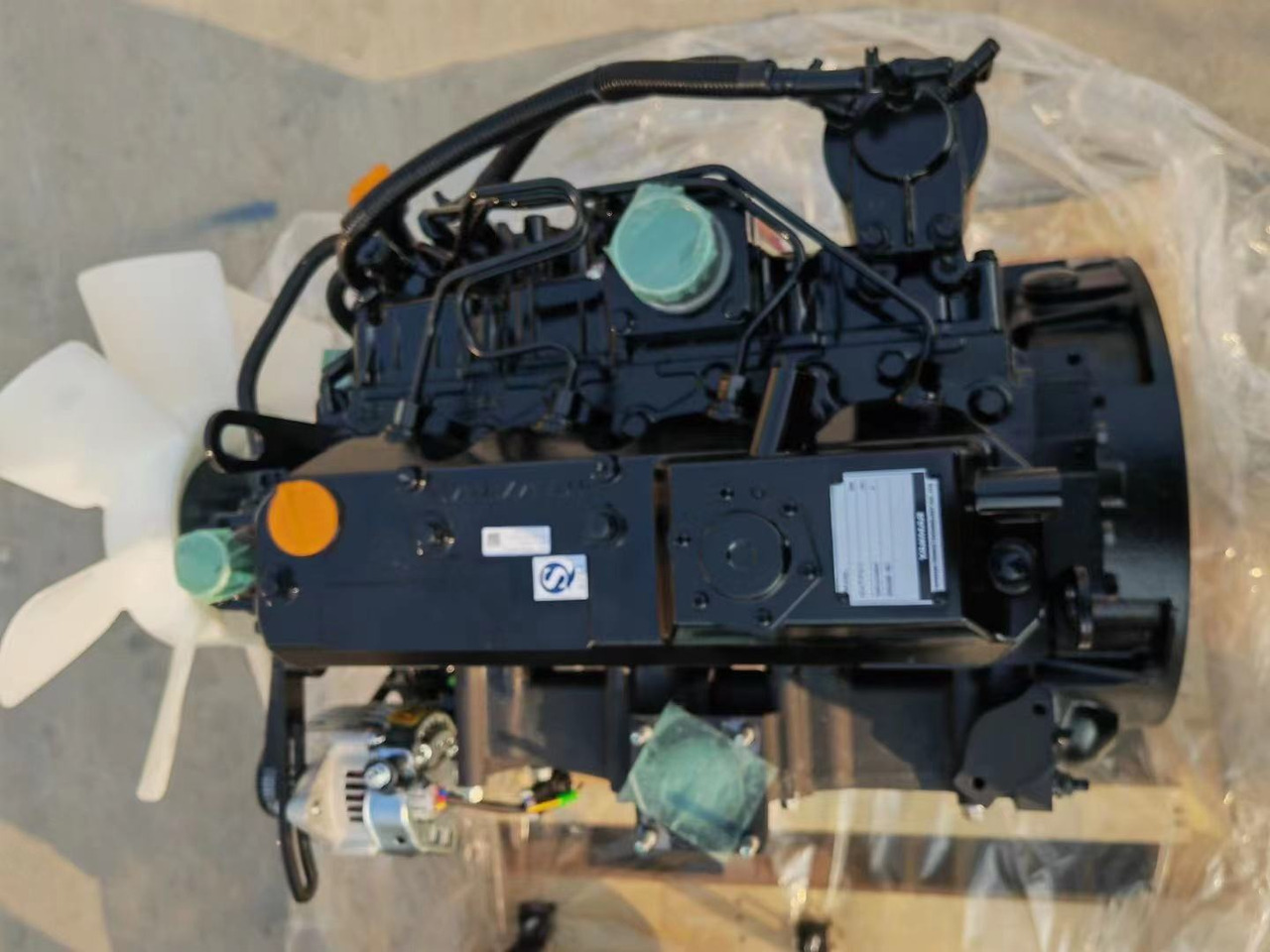 MITSUBISHI 4M40 - מנוע עבור מחפר: תמונה 1 MITSUBISHI 4M40 - מנוע עבור מחפר: תמונה 1