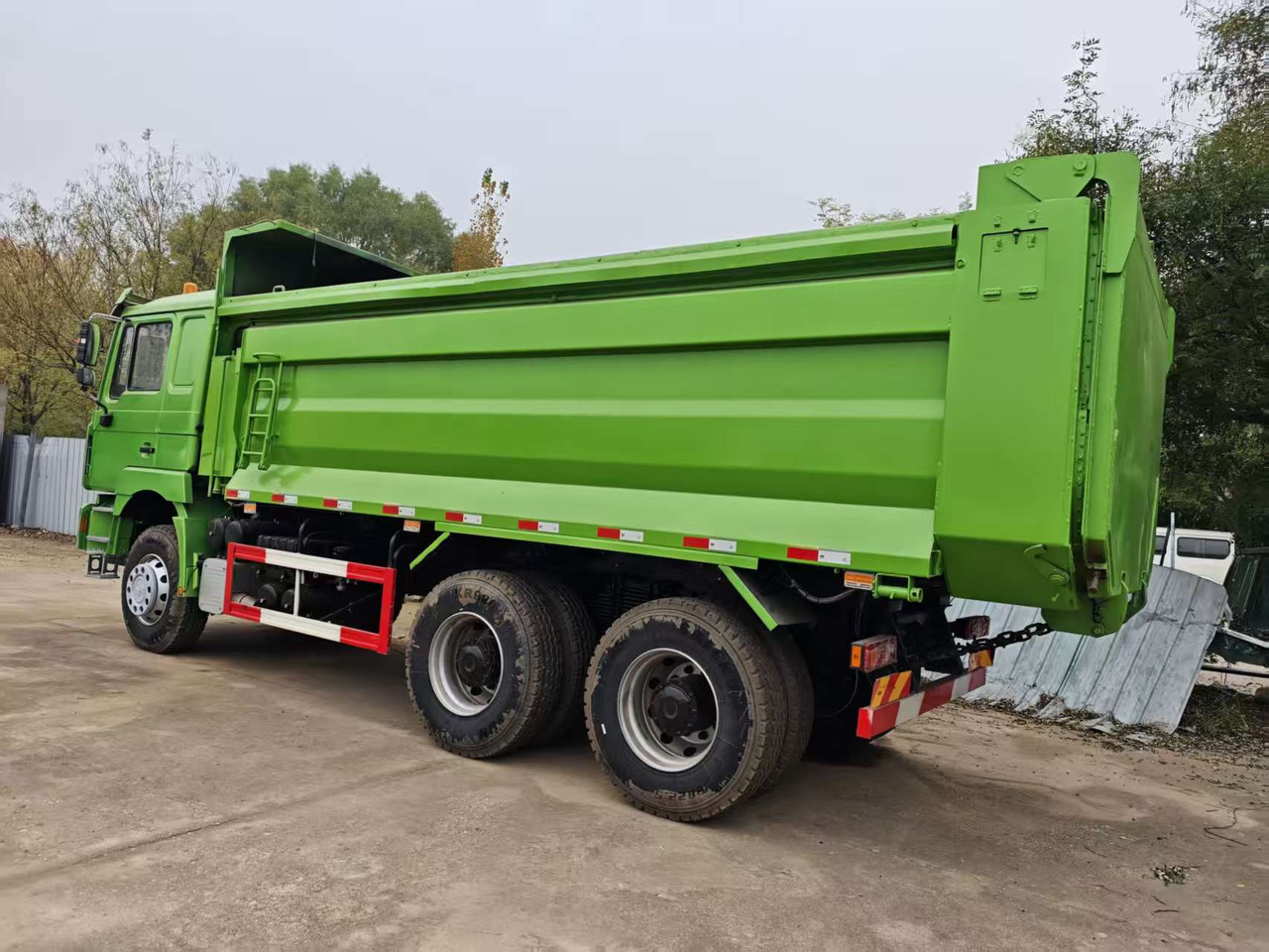 SHACMAN F3000 - משאית מכל: תמונה 1 SHACMAN F3000 - משאית מכל: תמונה 1