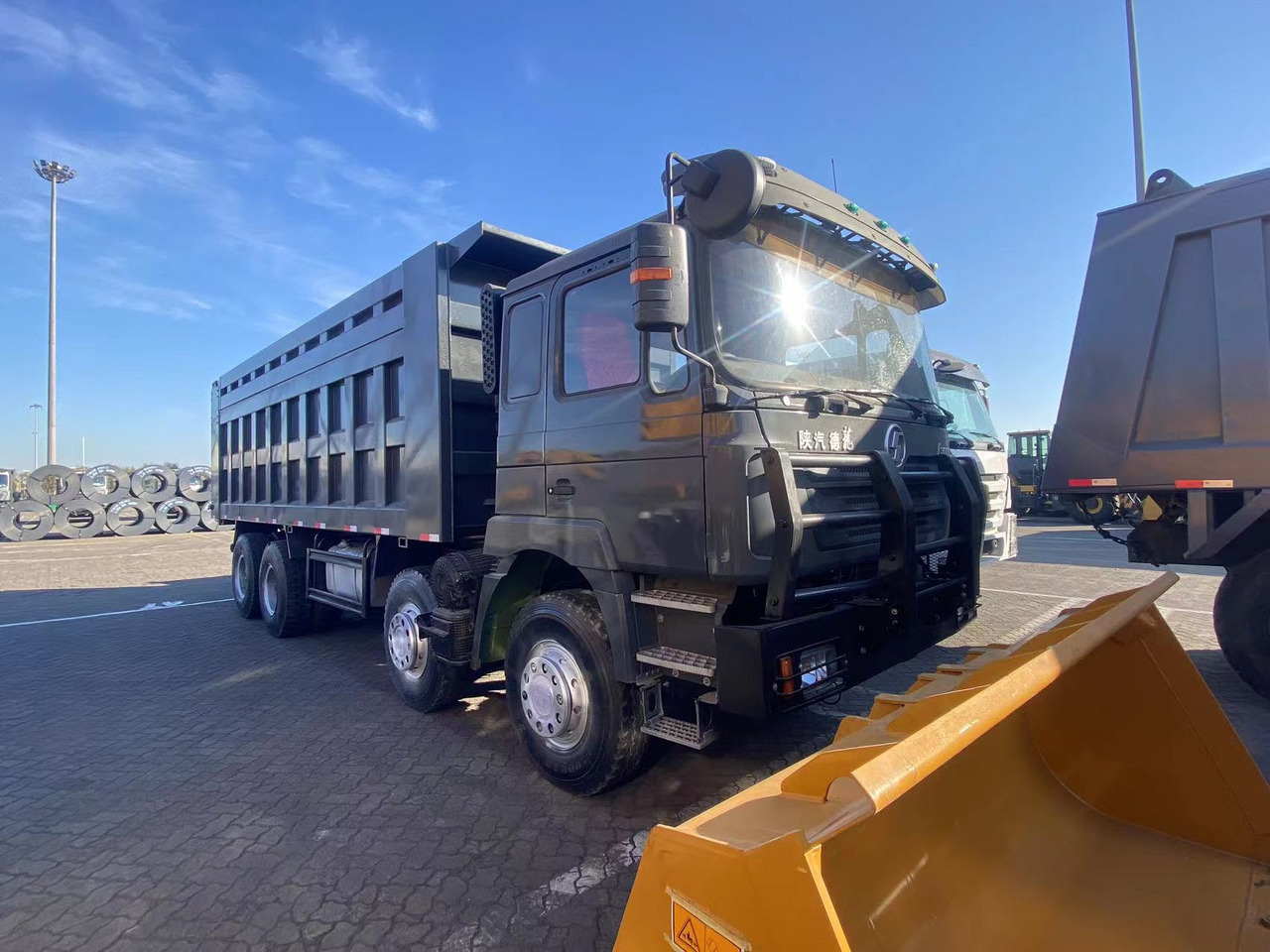 SHACMAN Shacman F3000 8*4 dump truck - מזהיר: תמונה 4 SHACMAN Shacman F3000 8*4 dump truck - מזהיר: תמונה 4