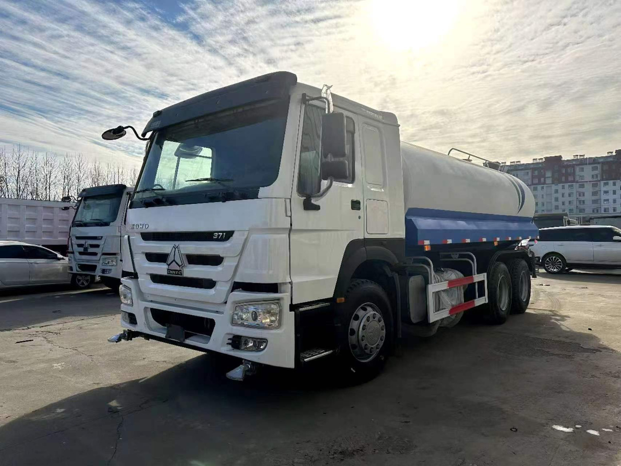 SINOTRUK 20 cubic meters tanker - משאית מכל: תמונה 2 SINOTRUK 20 cubic meters tanker - משאית מכל: תמונה 2