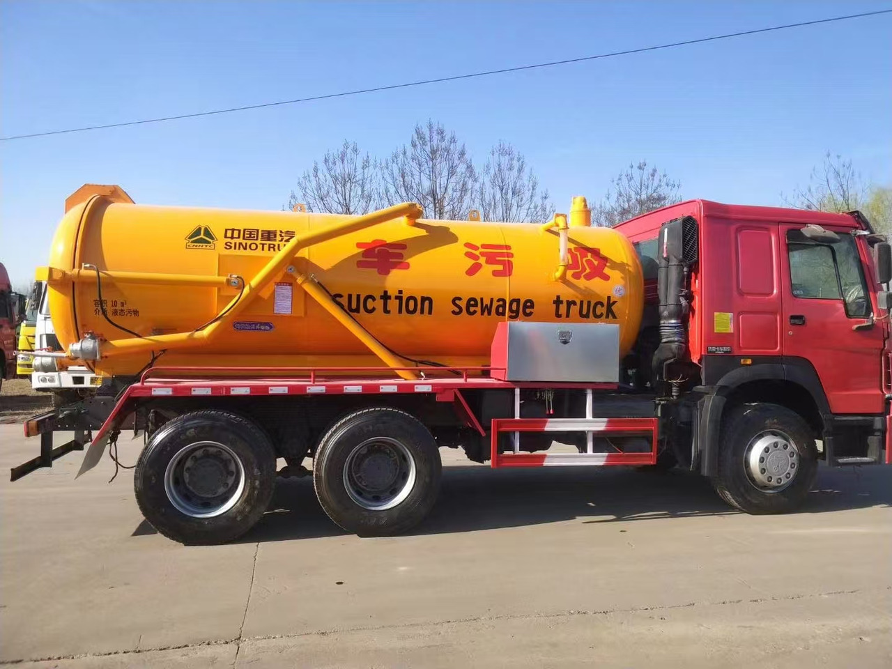 SINOTRUK SINOTRUK 336 suction sewage truck - מוביל מכולות/ משאית החלפת גוף: תמונה 3 SINOTRUK SINOTRUK 336 suction sewage truck - מוביל מכולות/ משאית החלפת גוף: תמונה 3