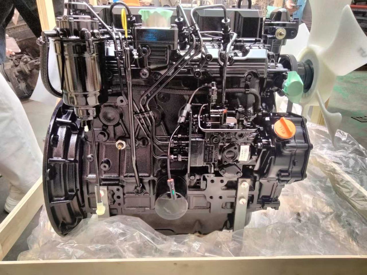 YANMAR 4TNE98 - מנוע עבור מכונת בנייה: תמונה 3 YANMAR 4TNE98 - מנוע עבור מכונת בנייה: תמונה 3