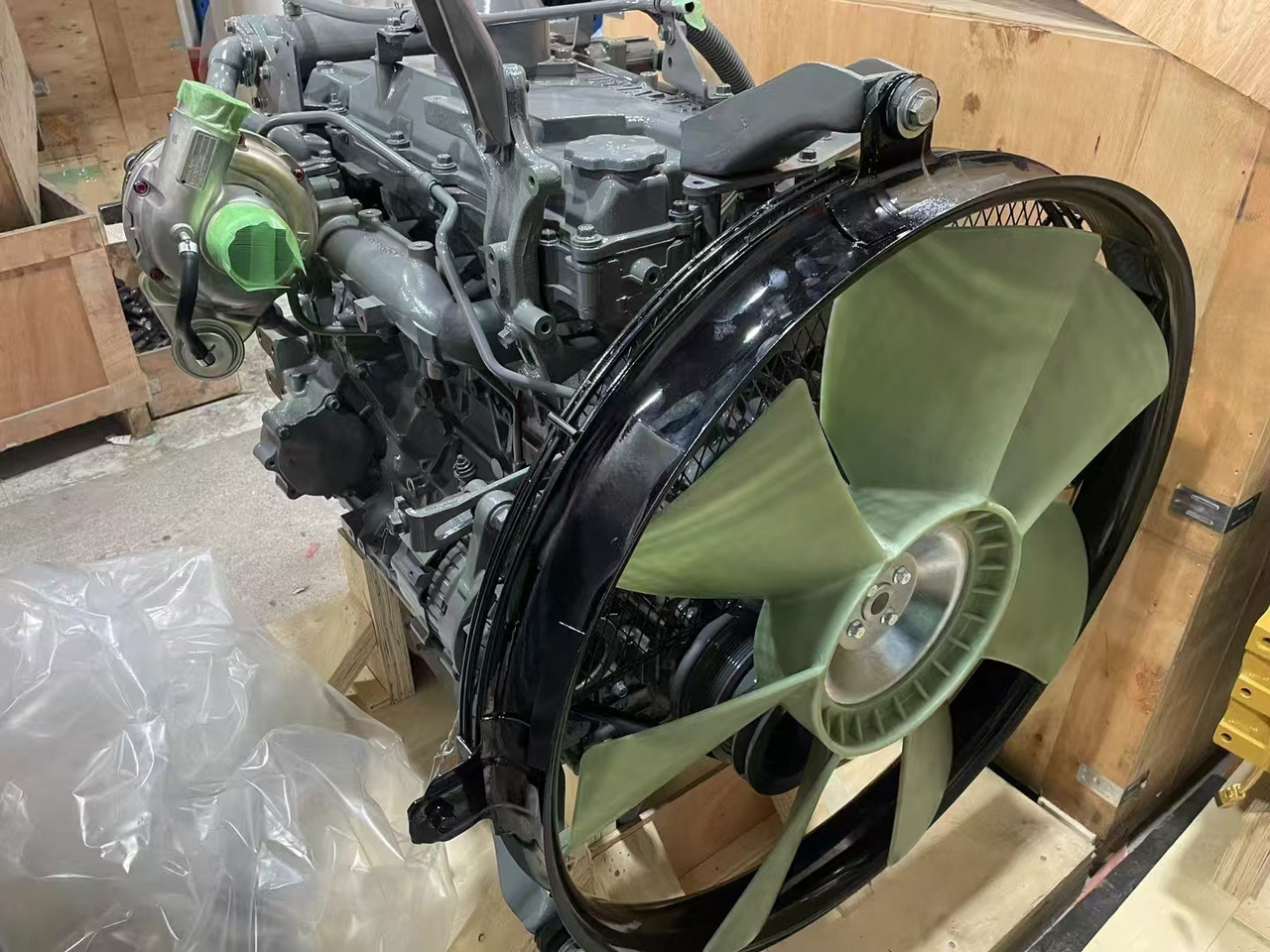 ISUZU 4HK1 - מנוע עבור מחפר: תמונה 3 ISUZU 4HK1 - מנוע עבור מחפר: תמונה 3