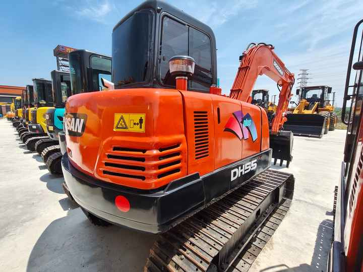 90% New Mini Excavator Doosan DH55, 5-Ton Mini Used High Quality - מיני מחפר: תמונה 4 90% New Mini Excavator Doosan DH55, 5-Ton Mini Used High Quality - מיני מחפר: תמונה 4