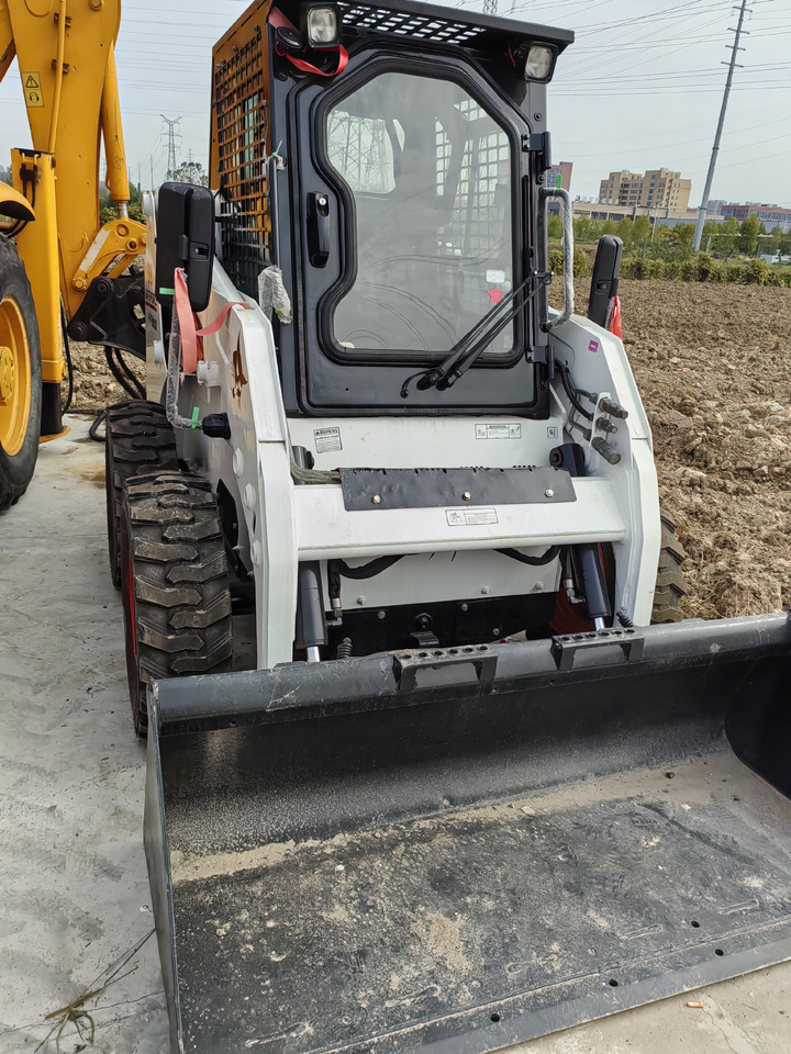 BOBCAT used second-hand good condition Bobcat S18 - מכונת בנייה: תמונה 1 BOBCAT used second-hand good condition Bobcat S18 - מכונת בנייה: תמונה 1