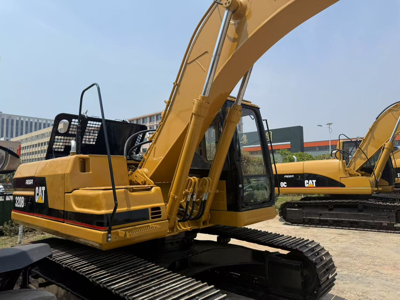 CATERPILLAR 320B - מחפר סורק: תמונה 2 CATERPILLAR 320B - מחפר סורק: תמונה 2