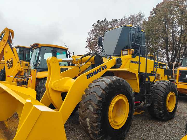Certified Pre-Owned Komatsu WA380-3 | Heavy-Duty Loader for Mining/ Construction - Price Negotiable! - מחפרון: תמונה 3 Certified Pre-Owned Komatsu WA380-3 | Heavy-Duty Loader for Mining/ Construction - Price Negotiable! - מחפרון: תמונה 3