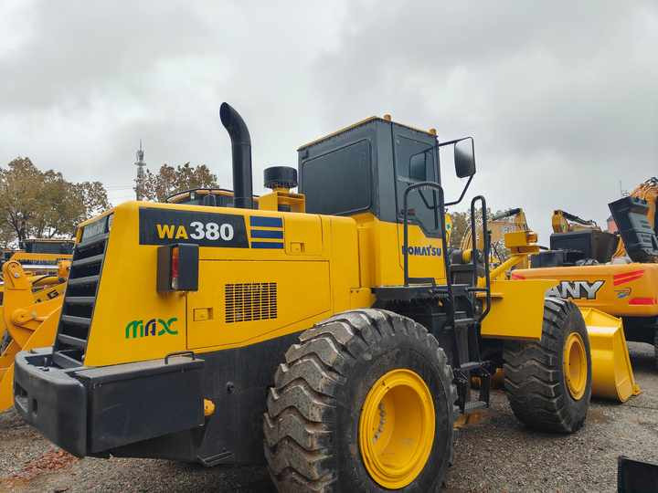 Certified Pre-Owned Komatsu WA380-3 | Heavy-Duty Loader for Mining/ Construction - Price Negotiable! - מחפרון: תמונה 2 Certified Pre-Owned Komatsu WA380-3 | Heavy-Duty Loader for Mining/ Construction - Price Negotiable! - מחפרון: תמונה 2