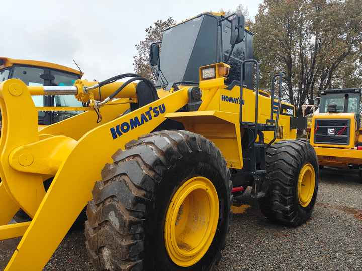 Certified Pre-Owned Komatsu WA380-3 | Heavy-Duty Loader for Mining/ Construction - Price Negotiable! - מחפרון: תמונה 5 Certified Pre-Owned Komatsu WA380-3 | Heavy-Duty Loader for Mining/ Construction - Price Negotiable! - מחפרון: תמונה 5