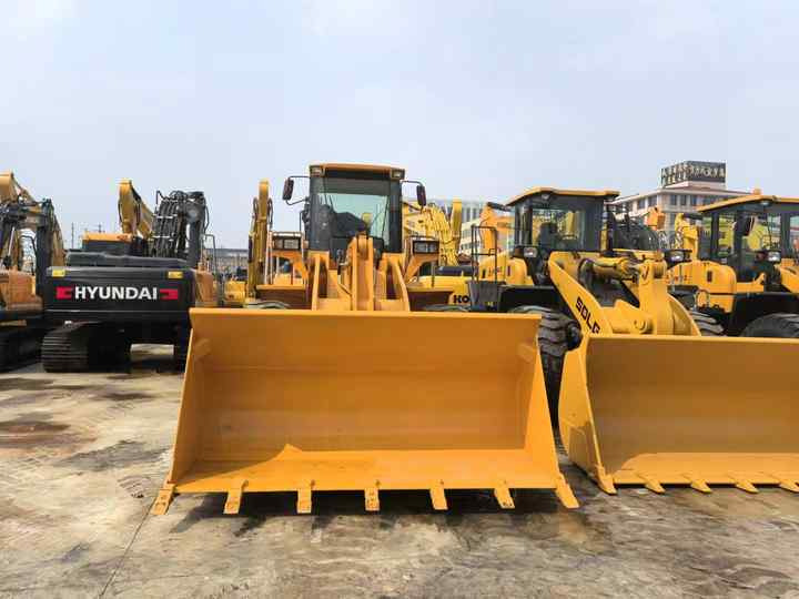 China Famous Brand LiuGong Medium-sized Used Wheel Loader LiuGong 856N Loader for Earthmoving, Mining, Construction for Sale - מעמיס גלגלים: תמונה 3 China Famous Brand LiuGong Medium-sized Used Wheel Loader LiuGong 856N Loader for Earthmoving, Mining, Construction for Sale - מעמיס גלגלים: תמונה 3