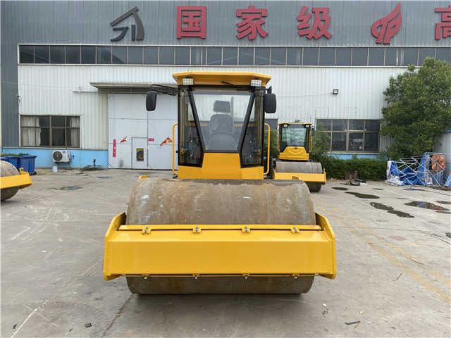 China Made Small Size Road Roller , Brand New Roller , New Compactor Machines - רולר כביש: תמונה 2 China Made Small Size Road Roller , Brand New Roller , New Compactor Machines - רולר כביש: תמונה 2