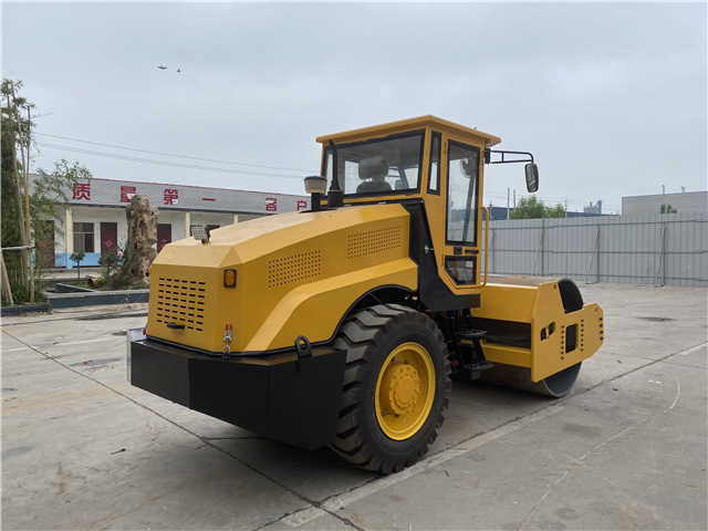 China Made Small Size Road Roller , Brand New Roller , New Compactor Machines - רולר כביש: תמונה 5 China Made Small Size Road Roller , Brand New Roller , New Compactor Machines - רולר כביש: תמונה 5