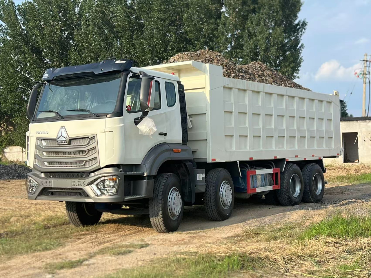 HOWO Used Dump Truck8*4 6*4 - משאית: תמונה 1 HOWO Used Dump Truck8*4 6*4 - משאית: תמונה 1