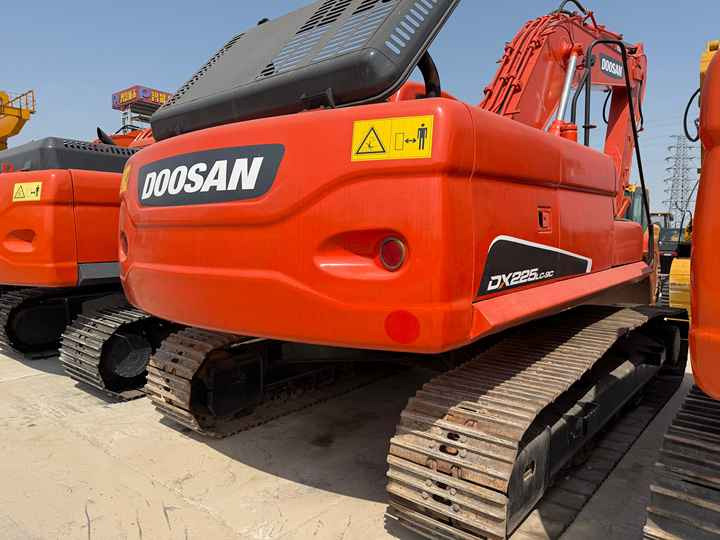 Heavy-Duty Doosan DX225LC-9C Excavator for Mining & Construction - Well-Maintained, Warranty Included - מחפר סורק: תמונה 4 Heavy-Duty Doosan DX225LC-9C Excavator for Mining & Construction - Well-Maintained, Warranty Included - מחפר סורק: תמונה 4