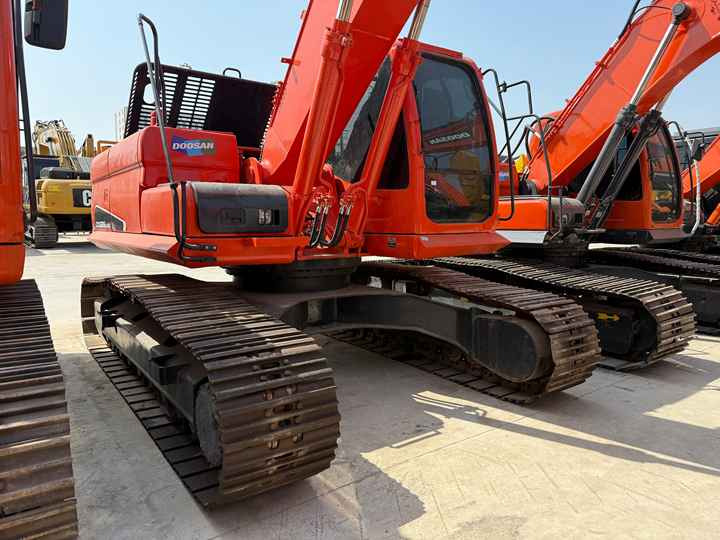 Heavy-Duty Doosan DX225LC-9C Excavator for Mining & Construction - Well-Maintained, Warranty Included - מחפר סורק: תמונה 3 Heavy-Duty Doosan DX225LC-9C Excavator for Mining & Construction - Well-Maintained, Warranty Included - מחפר סורק: תמונה 3