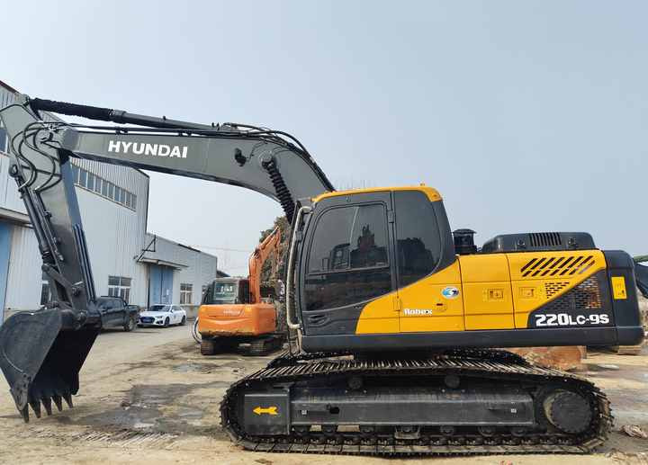 Hyundai Digger 220lc-9s Second Hand Korea Made High Performance Machine Hyundai Excavator for Sale - מחפר סורק: תמונה 3 Hyundai Digger 220lc-9s Second Hand Korea Made High Performance Machine Hyundai Excavator for Sale - מחפר סורק: תמונה 3