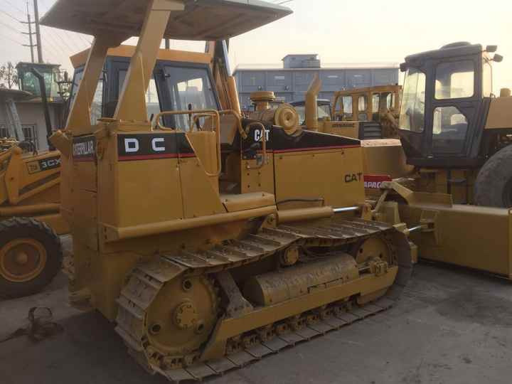 Mini CAT Bulldozer D3c D3 D3k D3m D4h D4m D4k D5h D5g D5k D5m Used Bulldozer with Ripper for Sale - דחפור: תמונה 5 Mini CAT Bulldozer D3c D3 D3k D3m D4h D4m D4k D5h D5g D5k D5m Used Bulldozer with Ripper for Sale - דחפור: תמונה 5