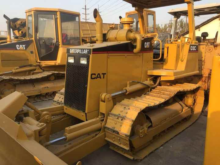 Mini CAT Bulldozer D3c D3 D3k D3m D4h D4m D4k D5h D5g D5k D5m Used Bulldozer with Ripper for Sale - דחפור: תמונה 4 Mini CAT Bulldozer D3c D3 D3k D3m D4h D4m D4k D5h D5g D5k D5m Used Bulldozer with Ripper for Sale - דחפור: תמונה 4