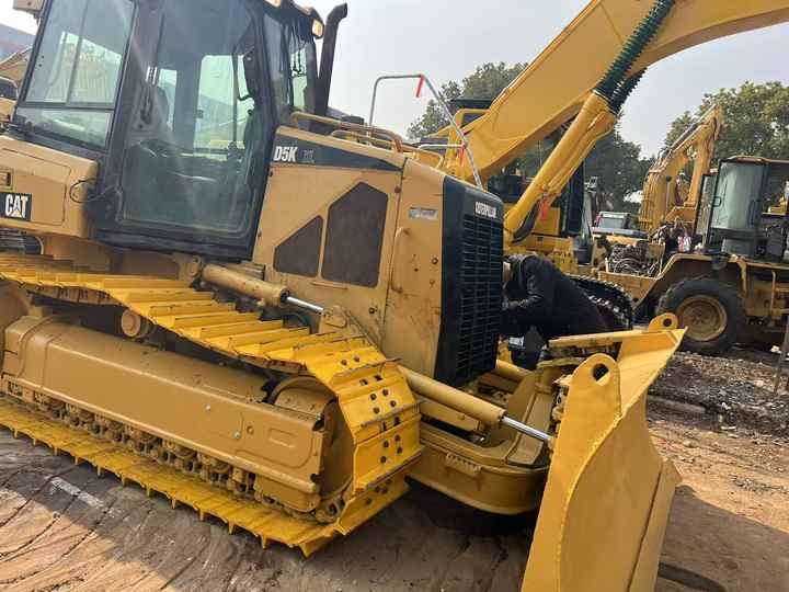 Used Cat Mini Bulldozer D5k Cat Dozers - דחפור: תמונה 2 Used Cat Mini Bulldozer D5k Cat Dozers - דחפור: תמונה 2