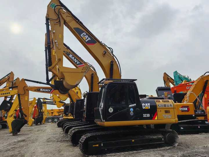 Used Digger CAT 323DL Construction Machinery Construction Digger Used CAT 323DL Cheap Excavator - מחפר סורק: תמונה 3 Used Digger CAT 323DL Construction Machinery Construction Digger Used CAT 323DL Cheap Excavator - מחפר סורק: תמונה 3