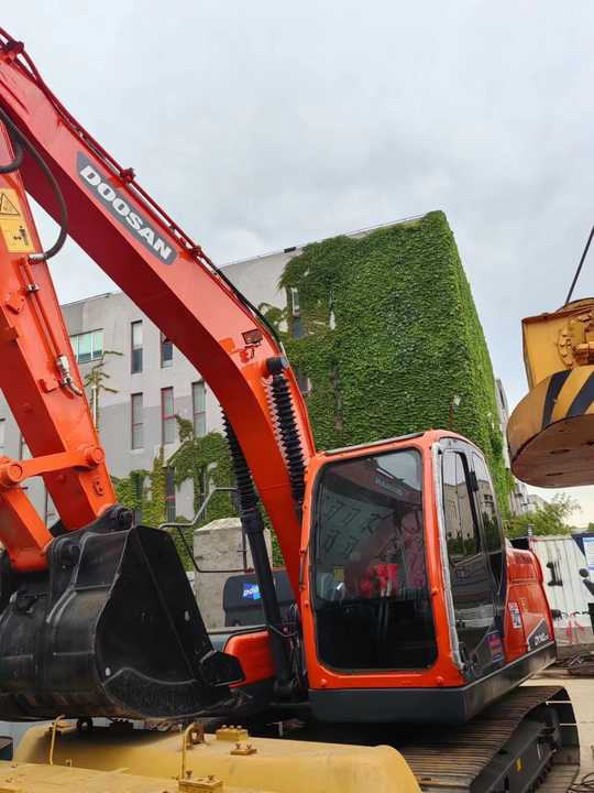 Used Digger DOOSAN DX140 Construction Machinery Construction Digger Used DOOSAN DX140 Cheap Excavator - מחפר סורק: תמונה 4 Used Digger DOOSAN DX140 Construction Machinery Construction Digger Used DOOSAN DX140 Cheap Excavator - מחפר סורק: תמונה 4