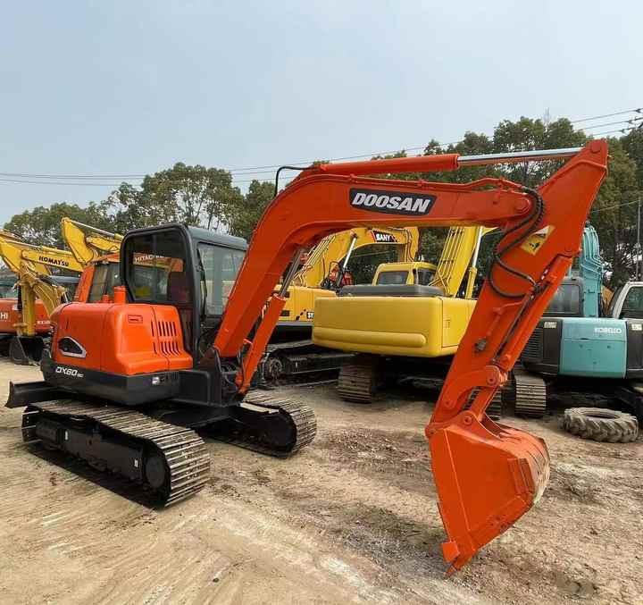 Used Digger DOOSAN DX60 Construction Machinery Construction Digger Used DOOSAN DX60 Cheap Excavator - מחפר סורק: תמונה 5 Used Digger DOOSAN DX60 Construction Machinery Construction Digger Used DOOSAN DX60 Cheap Excavator - מחפר סורק: תמונה 5