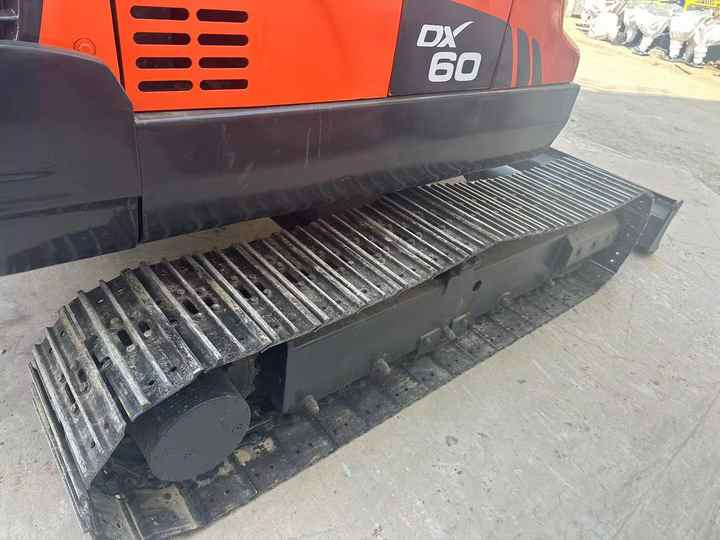 Used Digger DOOSAN DX60 Construction Machinery Construction Digger Used DOOSAN DX60 Cheap Excavator - מחפר סורק: תמונה 2 Used Digger DOOSAN DX60 Construction Machinery Construction Digger Used DOOSAN DX60 Cheap Excavator - מחפר סורק: תמונה 2