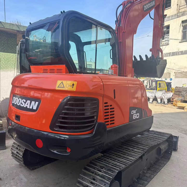 Used Digger DOOSAN DX60 Construction Machinery Construction Digger Used DOOSAN DX60 Cheap Excavator - מחפר סורק: תמונה 1 Used Digger DOOSAN DX60 Construction Machinery Construction Digger Used DOOSAN DX60 Cheap Excavator - מחפר סורק: תמונה 1