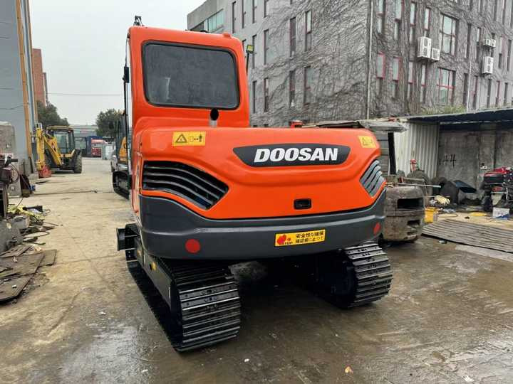 Used Digger DOOSAN DX75 Construction Machinery Construction Digger Used DOOSAN DX75 Cheap Excavator - מחפר סורק: תמונה 3 Used Digger DOOSAN DX75 Construction Machinery Construction Digger Used DOOSAN DX75 Cheap Excavator - מחפר סורק: תמונה 3