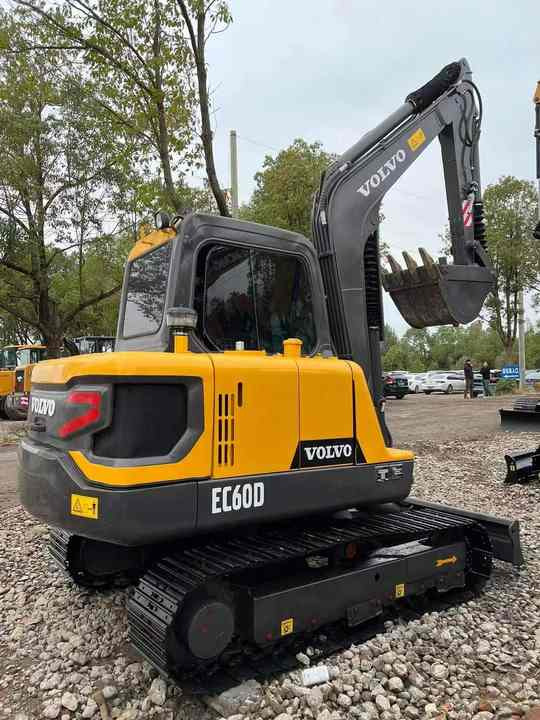 Used Digger VOLVO EC60 Construction Machinery Construction Digger Used VOLVO EC60 Cheap Excavator - מחפר סורק: תמונה 3 Used Digger VOLVO EC60 Construction Machinery Construction Digger Used VOLVO EC60 Cheap Excavator - מחפר סורק: תמונה 3