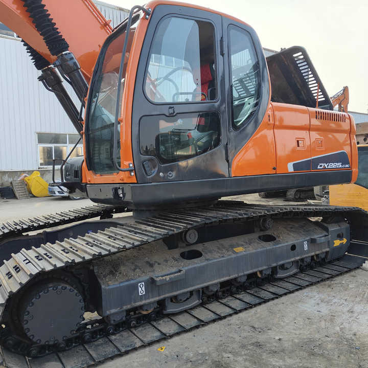 Used Excavator Doosan DX225LC-9 Excavators Mini Equipment Earth Moving Machinery Doosan Digger Excavator for Sale - מחפר סורק: תמונה 2 Used Excavator Doosan DX225LC-9 Excavators Mini Equipment Earth Moving Machinery Doosan Digger Excavator for Sale - מחפר סורק: תמונה 2
