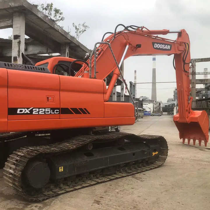 Used Excavator Doosan DX225LC Excavators Mini Equipment Earth Moving Machinery Doosan Digger Excavator for Sale - מחפר סורק: תמונה 1 Used Excavator Doosan DX225LC Excavators Mini Equipment Earth Moving Machinery Doosan Digger Excavator for Sale - מחפר סורק: תמונה 1