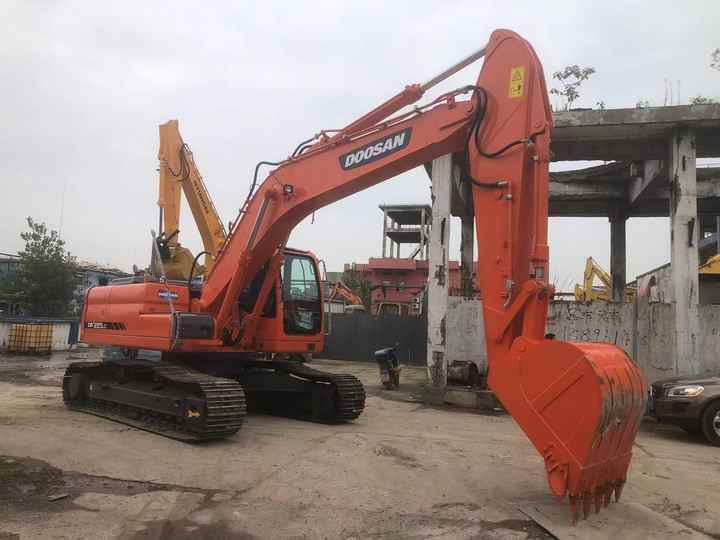 Used Excavator Doosan DX225LC Excavators Mini Equipment Earth Moving Machinery Doosan Digger Excavator for Sale - מחפר סורק: תמונה 4 Used Excavator Doosan DX225LC Excavators Mini Equipment Earth Moving Machinery Doosan Digger Excavator for Sale - מחפר סורק: תמונה 4