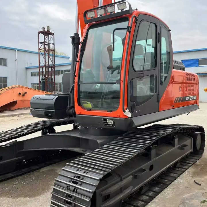Used Excavator Doosan DX260LC-9 Excavators Mini Equipment Earth Moving Machinery Doosan Digger Excavator for Sale - מיני מחפר: תמונה 5 Used Excavator Doosan DX260LC-9 Excavators Mini Equipment Earth Moving Machinery Doosan Digger Excavator for Sale - מיני מחפר: תמונה 5