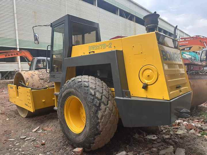 Used Heavy Construction Equipment BW217D Second Hand Road Rollers Used Machine Hot Sale - רולר כביש: תמונה 3 Used Heavy Construction Equipment BW217D Second Hand Road Rollers Used Machine Hot Sale - רולר כביש: תמונה 3