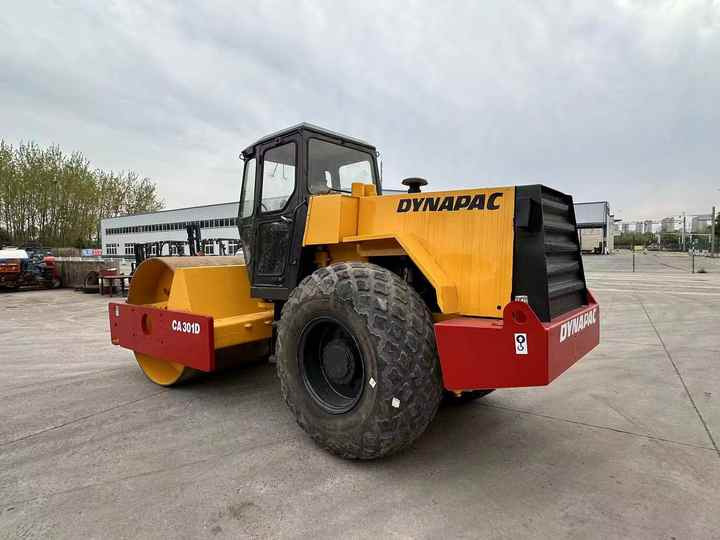 Used Heavy Construction Equipment Dynapac Ca301d Second Hand Road Rollers Used Machine Hot Sale - רולר כביש: תמונה 4 Used Heavy Construction Equipment Dynapac Ca301d Second Hand Road Rollers Used Machine Hot Sale - רולר כביש: תמונה 4