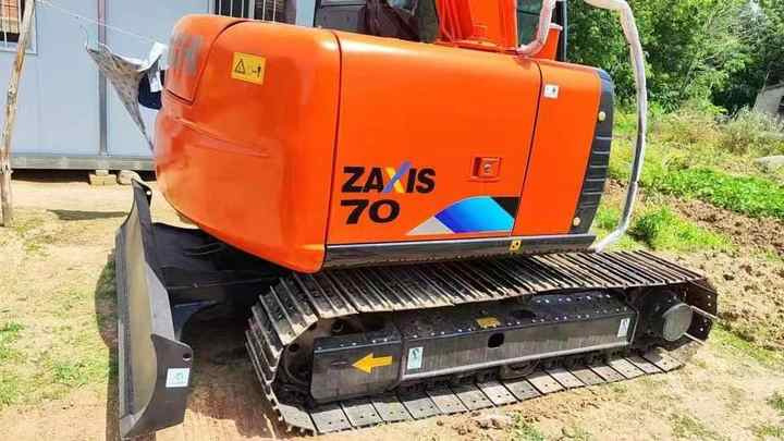 Used Hitachi Excavator ZX70 7ton Japan Import Second Hand Small Crawler ZX70 Excavator for Sale - מחפר סורק: תמונה 4 Used Hitachi Excavator ZX70 7ton Japan Import Second Hand Small Crawler ZX70 Excavator for Sale - מחפר סורק: תמונה 4