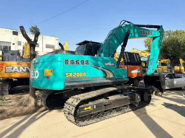 Used Japan Kobelco SK200-8 Crawler Excavator New Arrival Earth-moving Machine for Sale - מחפר סורק: תמונה 4 Used Japan Kobelco SK200-8 Crawler Excavator New Arrival Earth-moving Machine for Sale - מחפר סורק: תמונה 4
