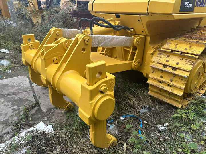 Used Japan Komatsu D85ESS Dozer with Ripper Komatsu D85 Crawler Bulldozer with Excellent Performance Low Price for Sale - דחפור: תמונה 4 Used Japan Komatsu D85ESS Dozer with Ripper Komatsu D85 Crawler Bulldozer with Excellent Performance Low Price for Sale - דחפור: תמונה 4