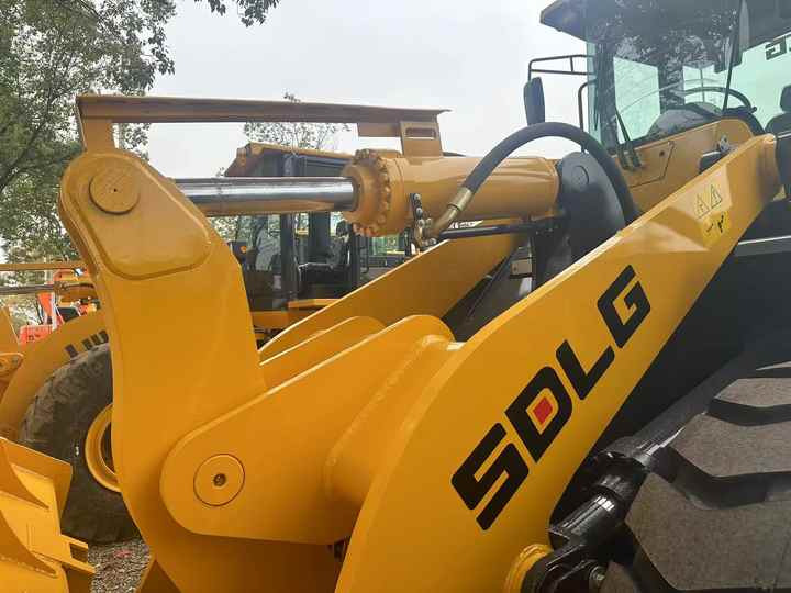 Used Road Construction Equipment SDLG LG956L Wheel Loader Second Hand SDLG 936 LG 953 LG958F 956L for Sale - מעמיס גלגלים: תמונה 4 Used Road Construction Equipment SDLG LG956L Wheel Loader Second Hand SDLG 936 LG 953 LG958F 956L for Sale - מעמיס גלגלים: תמונה 4